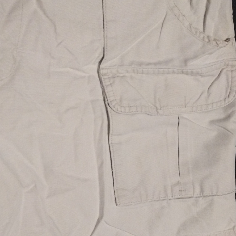 Men's White Cargo Shorts - Picture 4 of 8